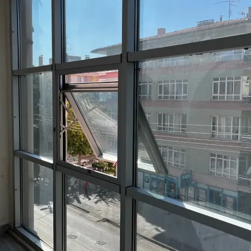 Cebeci Şubesi - Balkonlu Tek Kişilik Oda