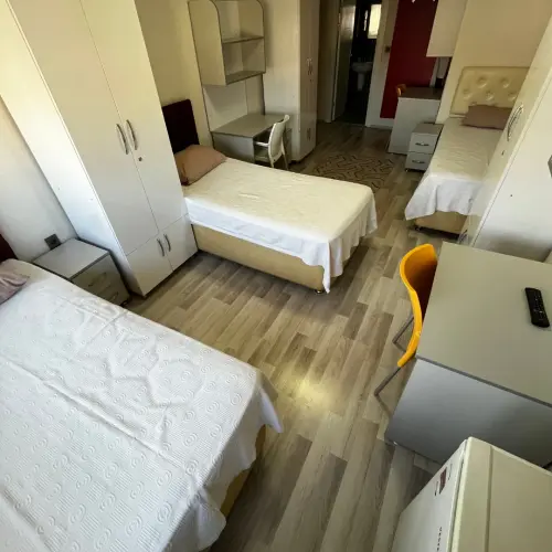 Kolej Şube Üç Kişilik Oda