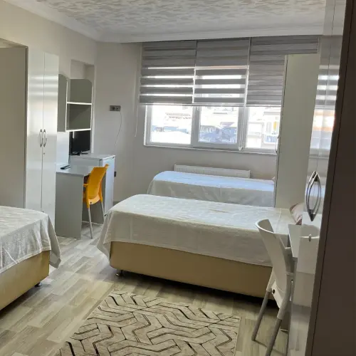 Kolej Şube Üç Kişilik Oda